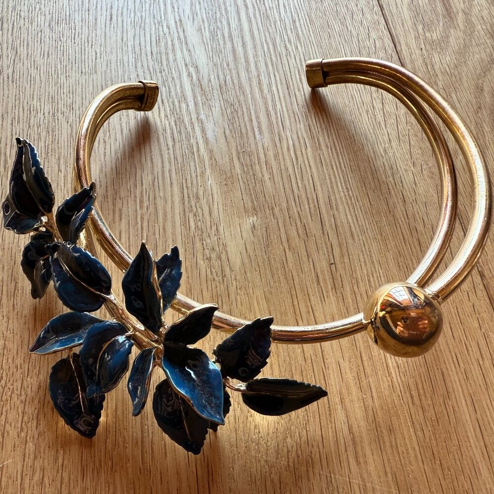 Magnificent Elie Saab floral necklace, worn once
